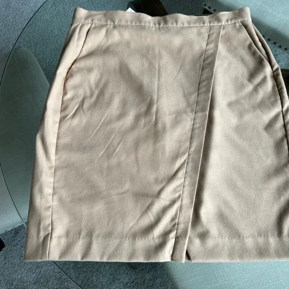 New Banana Republic Wrap Skirt size 8 petite with pockets - Picture 2 of 12